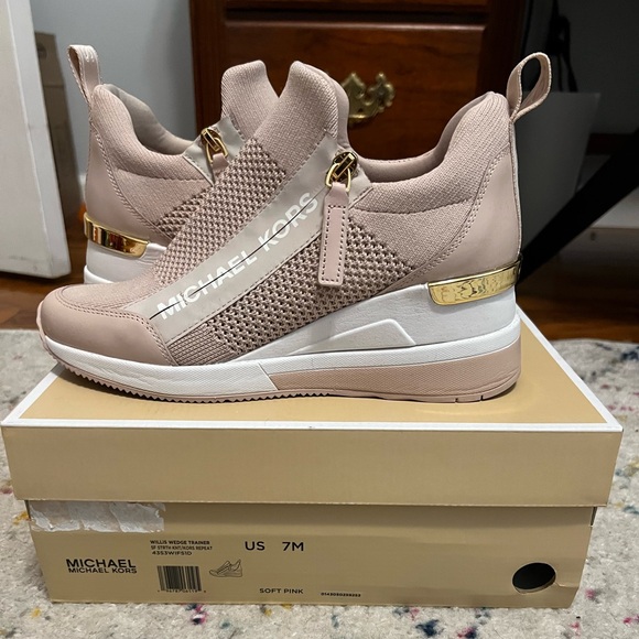Like New Michael Kors Willis Wedge Trainer - Soft Pink Sz 7M - Picture 6 of 6